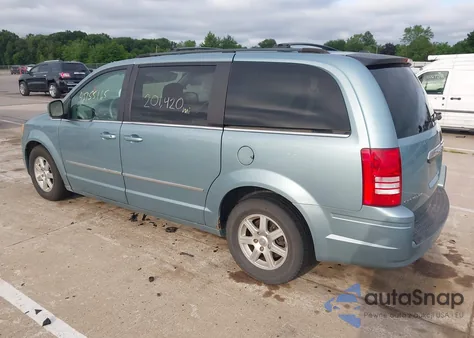 2010 Chrysler Town & Country Touring from USA, damaged, VIN 2A4RR5D14AR495169